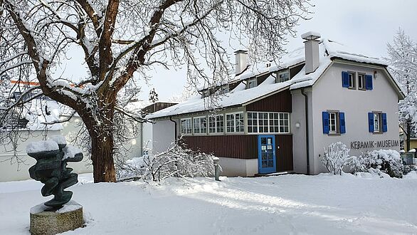 Keramikmuseum in Staufen mit Schnee