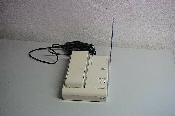 Schnurloses Telefon aus den 1980er-Jahren